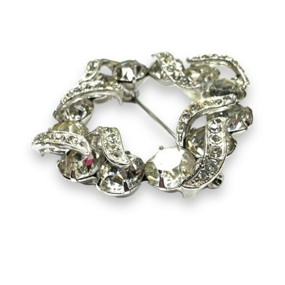 Eisenberg Clear Rhinestone Wreath Brooch Silver Tone Swirl Design Vintage - Picture 4 of 10